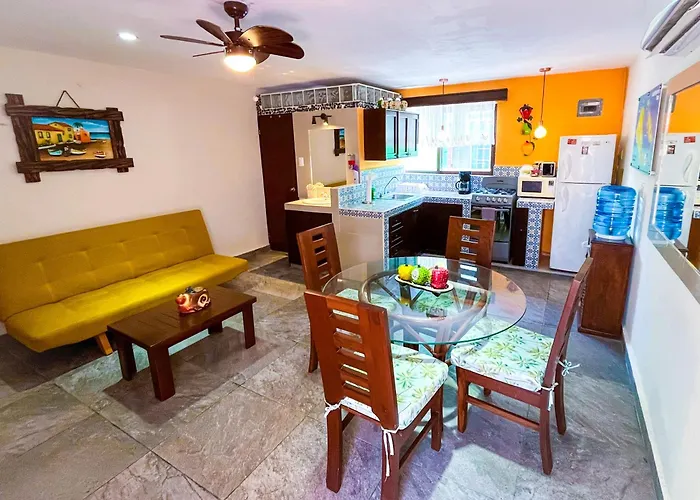 Cande\'S Apartments
